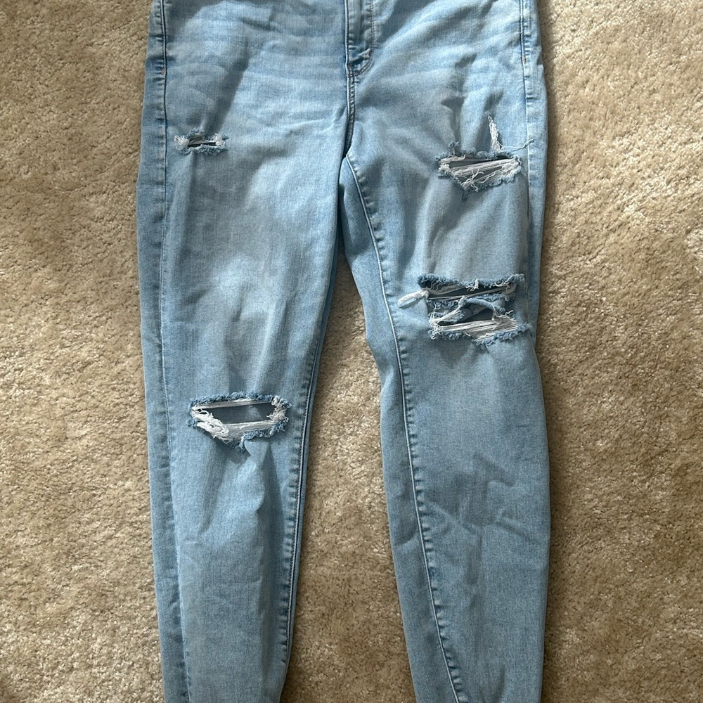 Distressed AE jeans. Size 18.